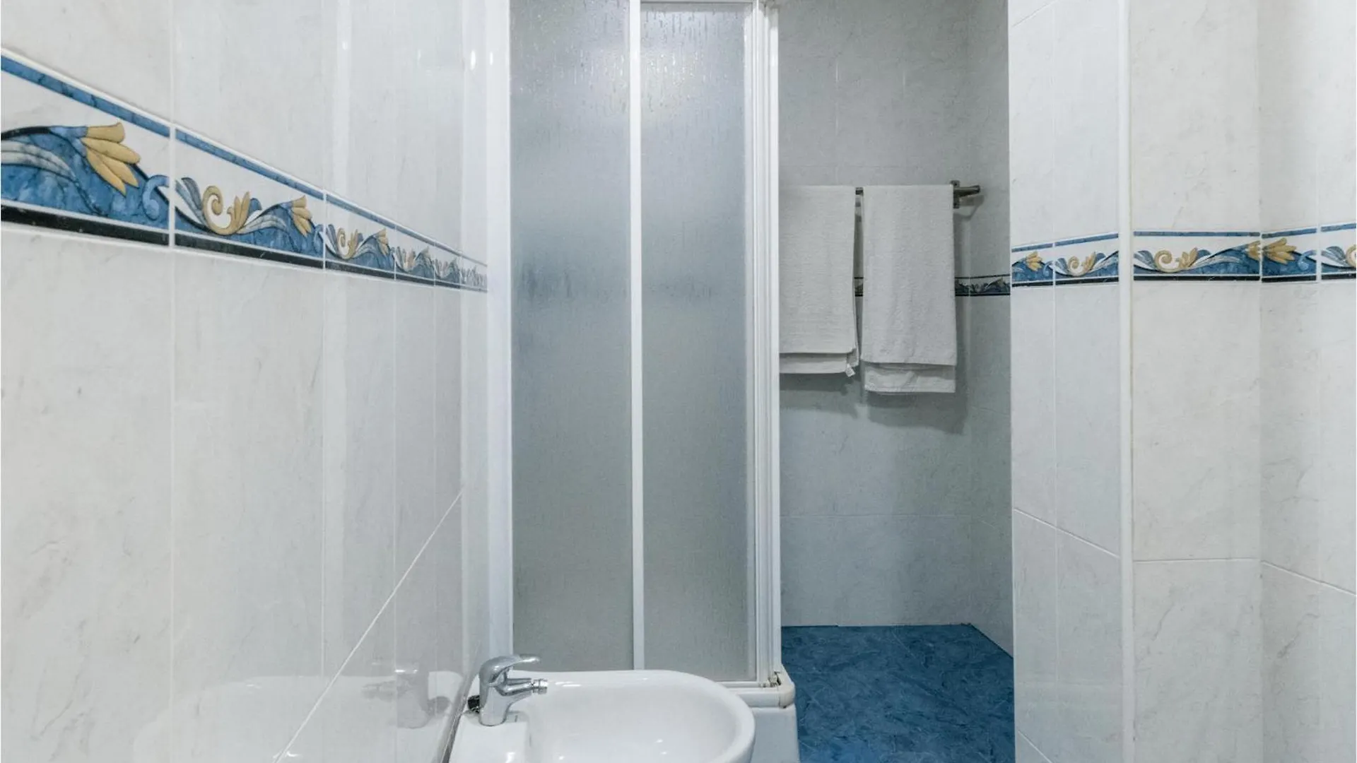 Gorgeous Apartment In Puente De Genave With Sauna